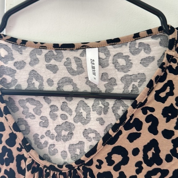 Leopard shirt - Picture 2 of 3